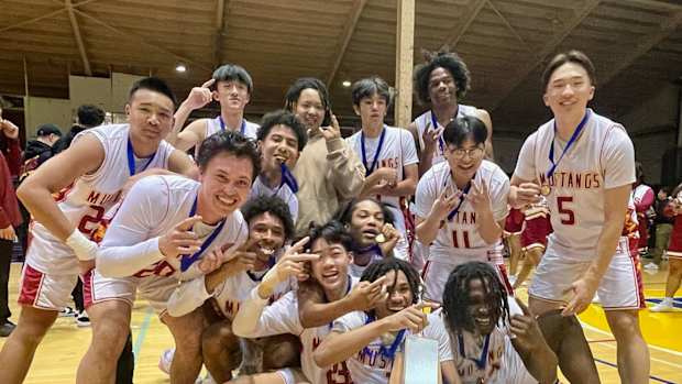 Lincoln San Francisco boys girls winning SFS title 2-23-24 at Kezar Pavilion courtesy Lincoln athletics022520240